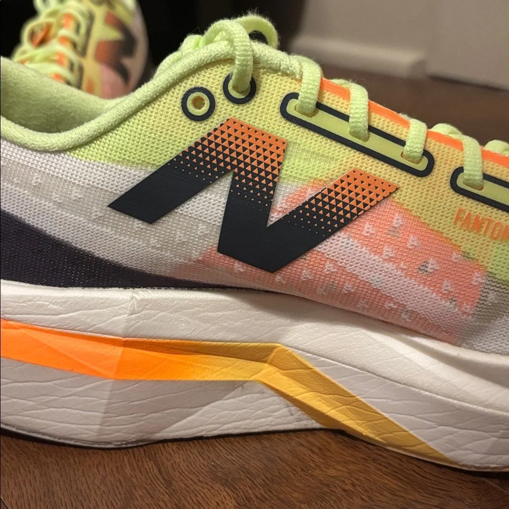 New Balance FuelCell Rebel v4 - Picture 5 of 9